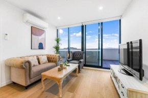 StayAU Spacious 2BR Stunning Sunset Views